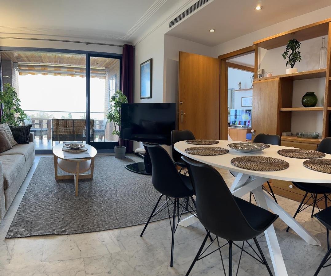 Lets Holidays Apartment Sea Views In Barcellona Esterno foto