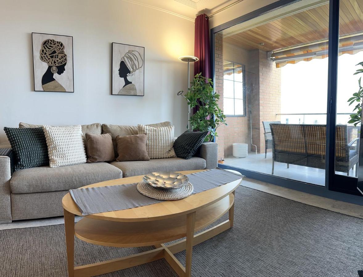 Lets Holidays Apartment Sea Views In Barcellona Esterno foto
