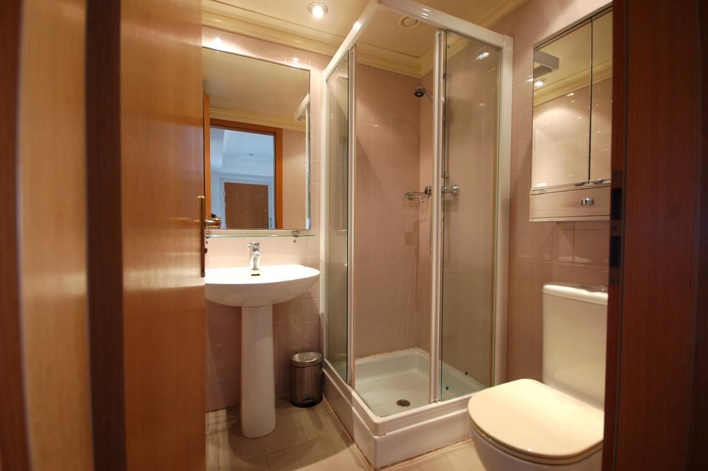 Lets Holidays Apartment Sea Views In Barcellona Camera foto